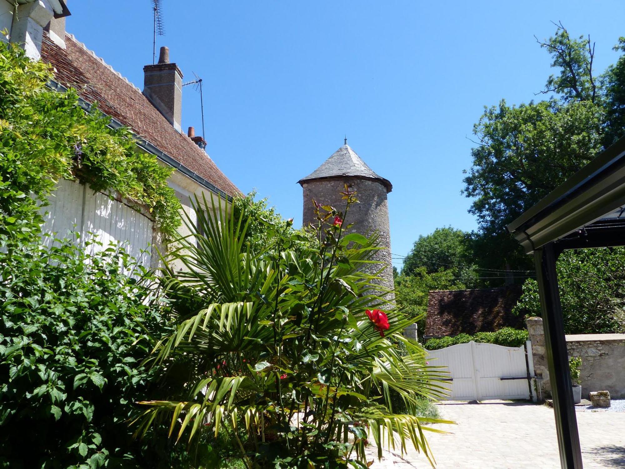 Gite De La Tour De Loire - 65 M2 Au Pied D'Une Tour De Gue Du 17Eme Siecle Mer Bagian luar foto