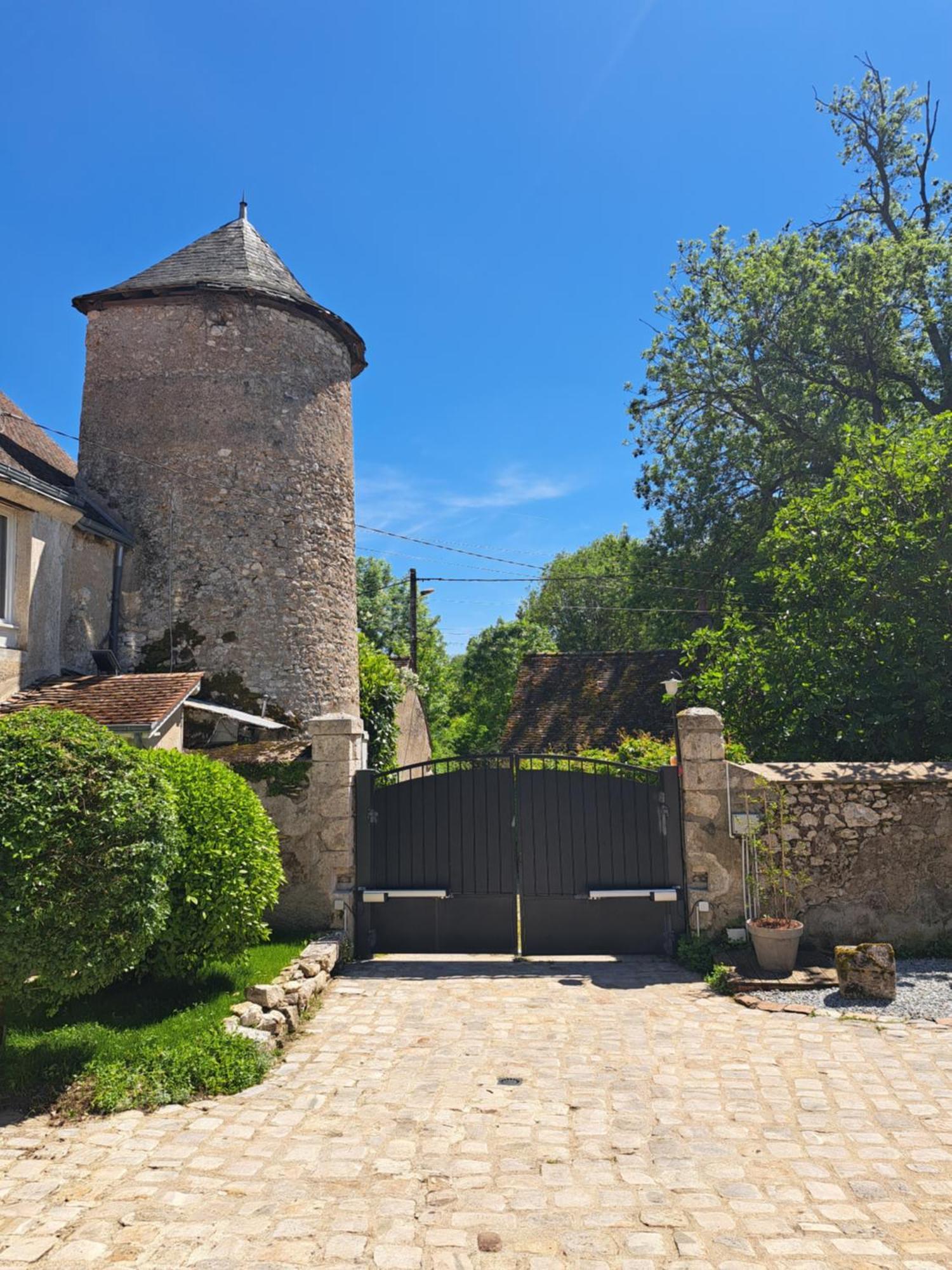 Gite De La Tour De Loire - 65 M2 Au Pied D'Une Tour De Gue Du 17Eme Siecle Mer Bagian luar foto