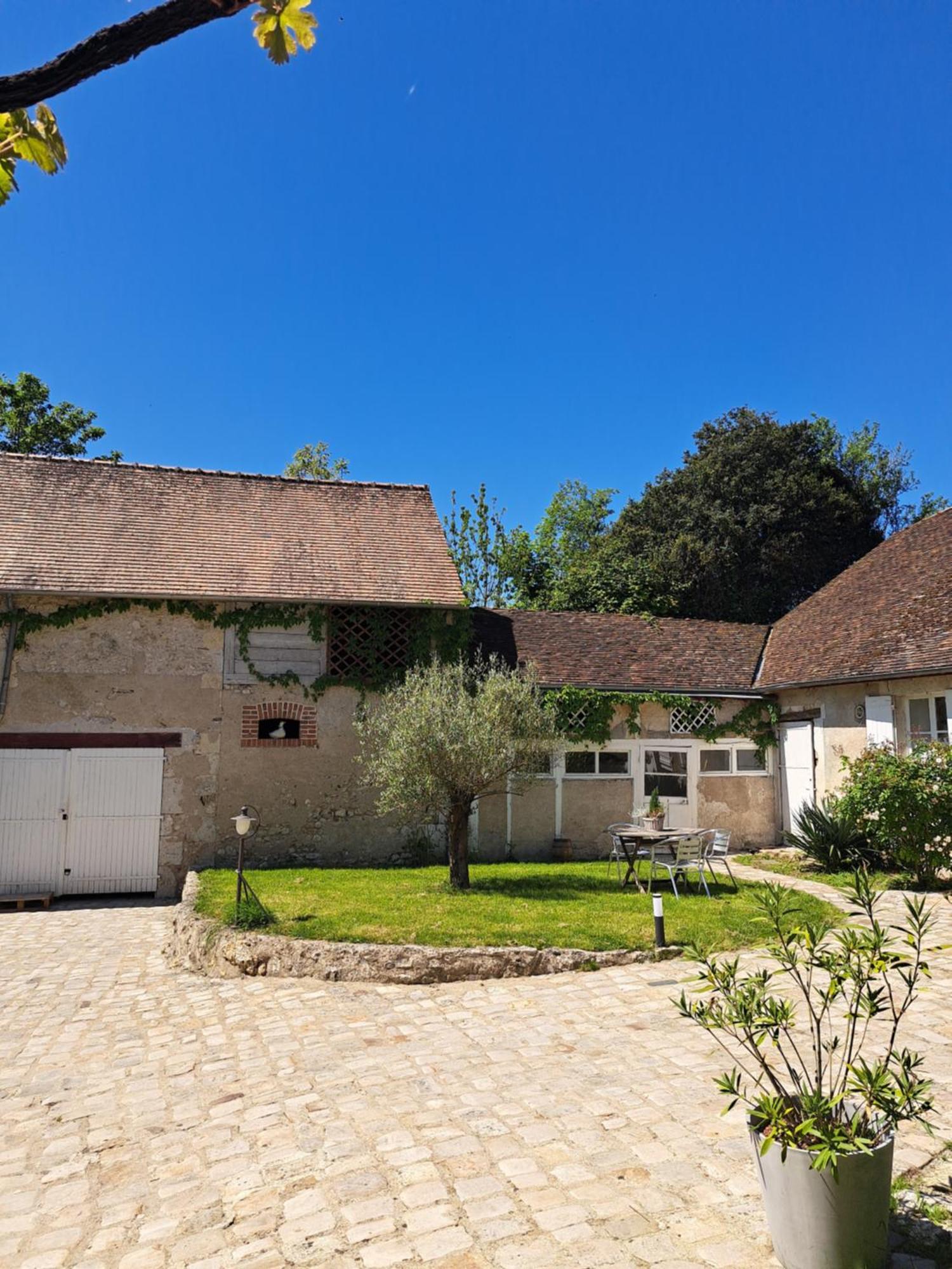 Gite De La Tour De Loire - 65 M2 Au Pied D'Une Tour De Gue Du 17Eme Siecle Mer Bagian luar foto